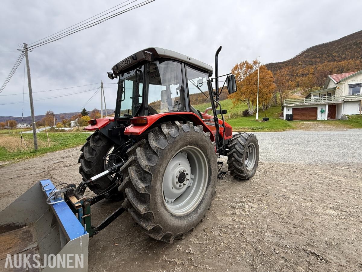 2001 Massey Ferguson 4235 4WD Traktor - 9197T
