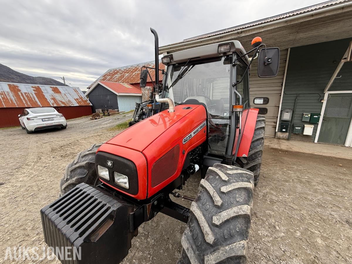 2001 Massey Ferguson 4235 4WD Traktor - 9197T