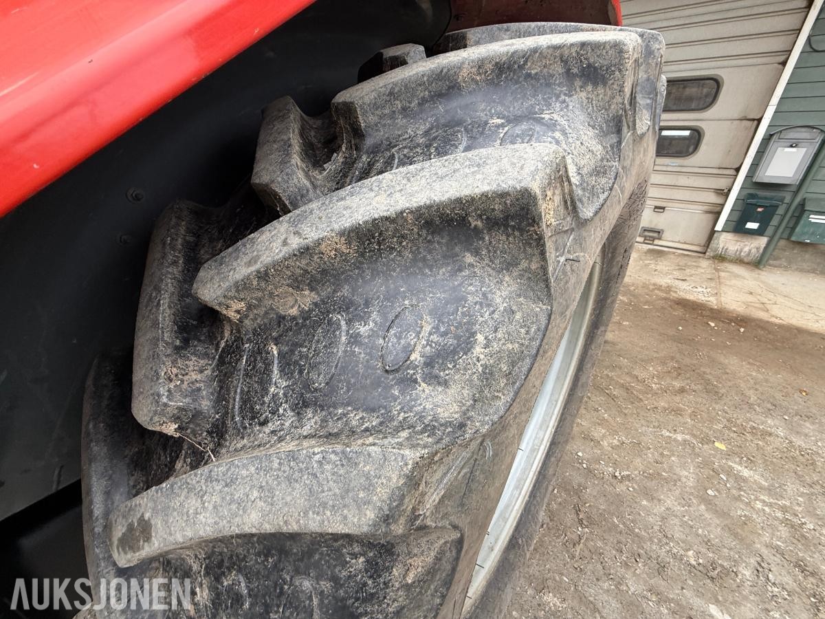 2001 Massey Ferguson 4235 4WD Traktor - 9197T