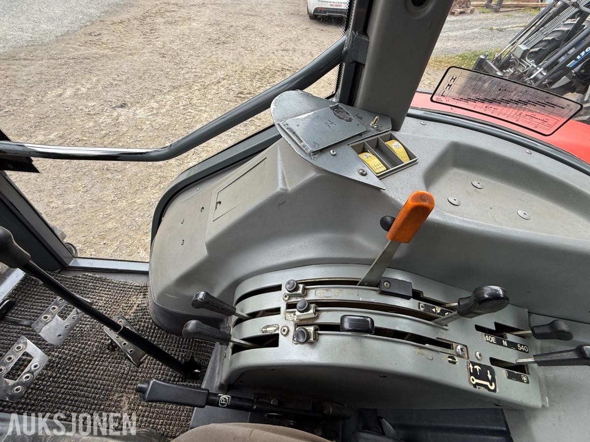 2001 Massey Ferguson 4235 4WD Traktor - 9197T