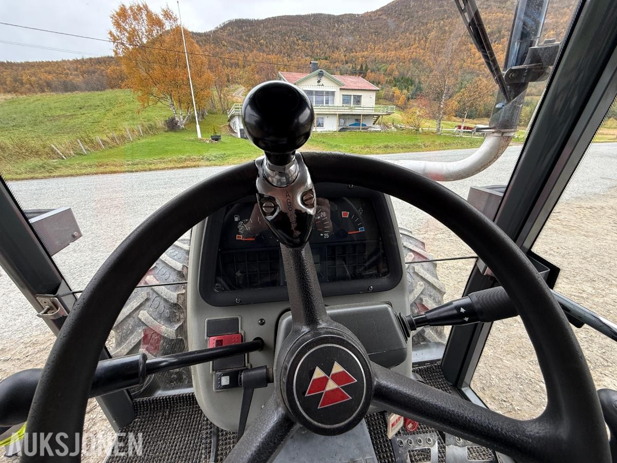2001 Massey Ferguson 4235 4WD Traktor - 9197T
