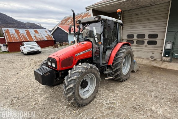 2001 Massey Ferguson 4235 4WD Traktor - 9197T