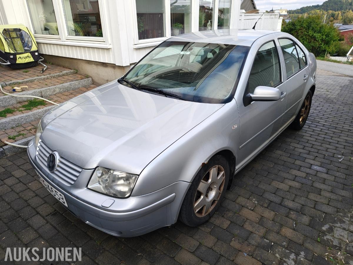 2001 Volkswagen Bora 1.6 105hk manuell
