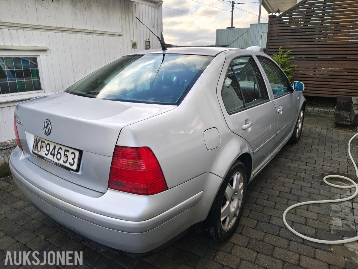 2001 Volkswagen Bora 1.6 105hk manuell