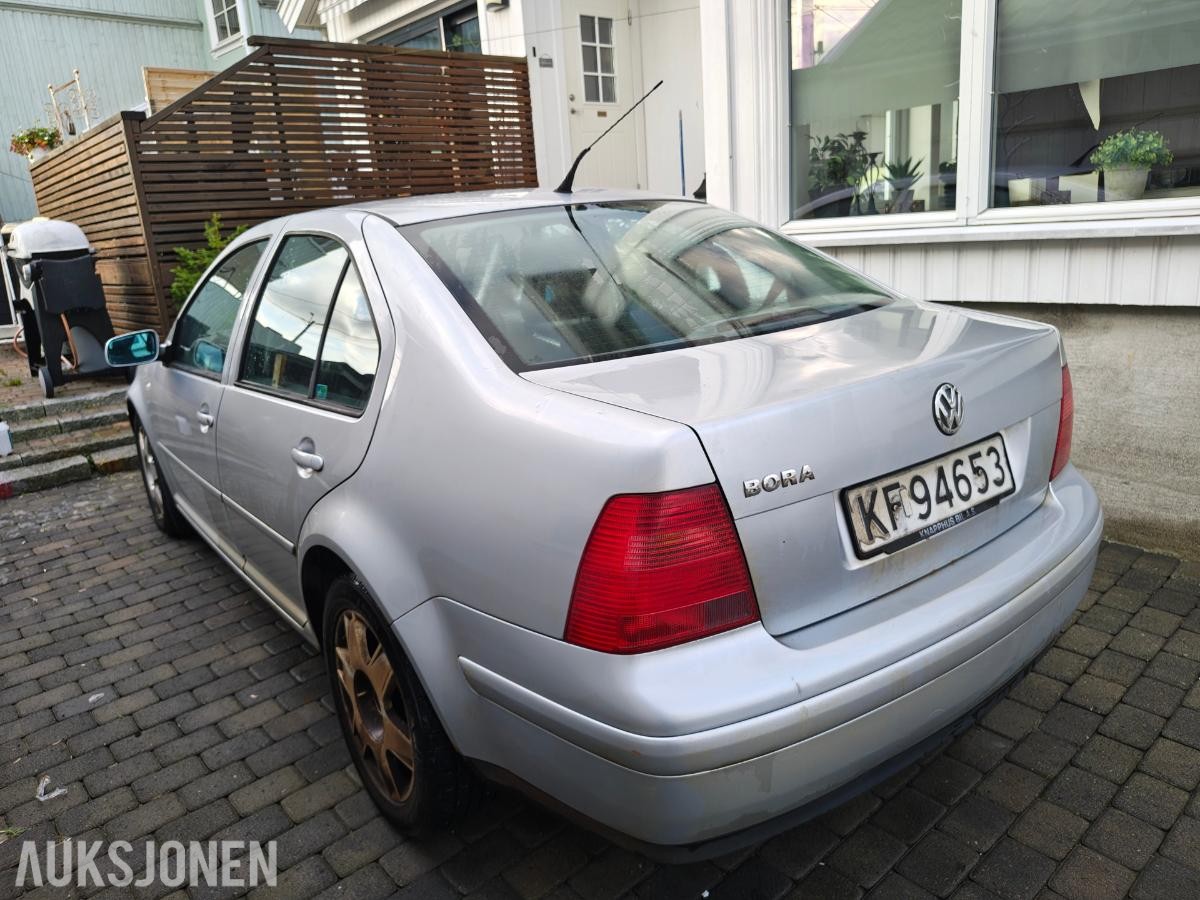2001 Volkswagen Bora 1.6 105hk manuell