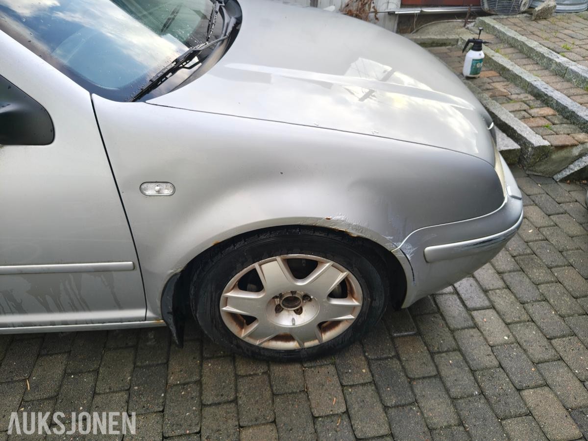 2001 Volkswagen Bora 1.6 105hk manuell