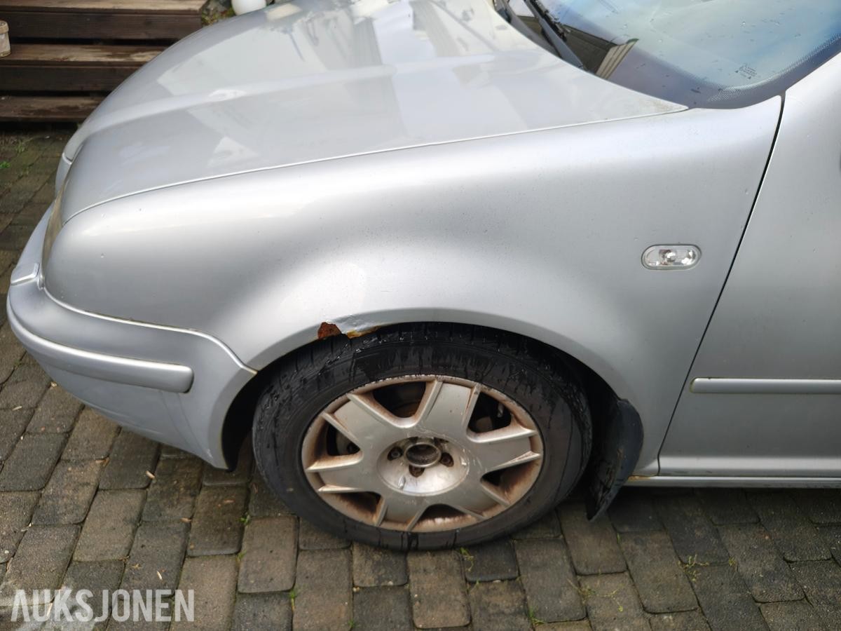 2001 Volkswagen Bora 1.6 105hk manuell