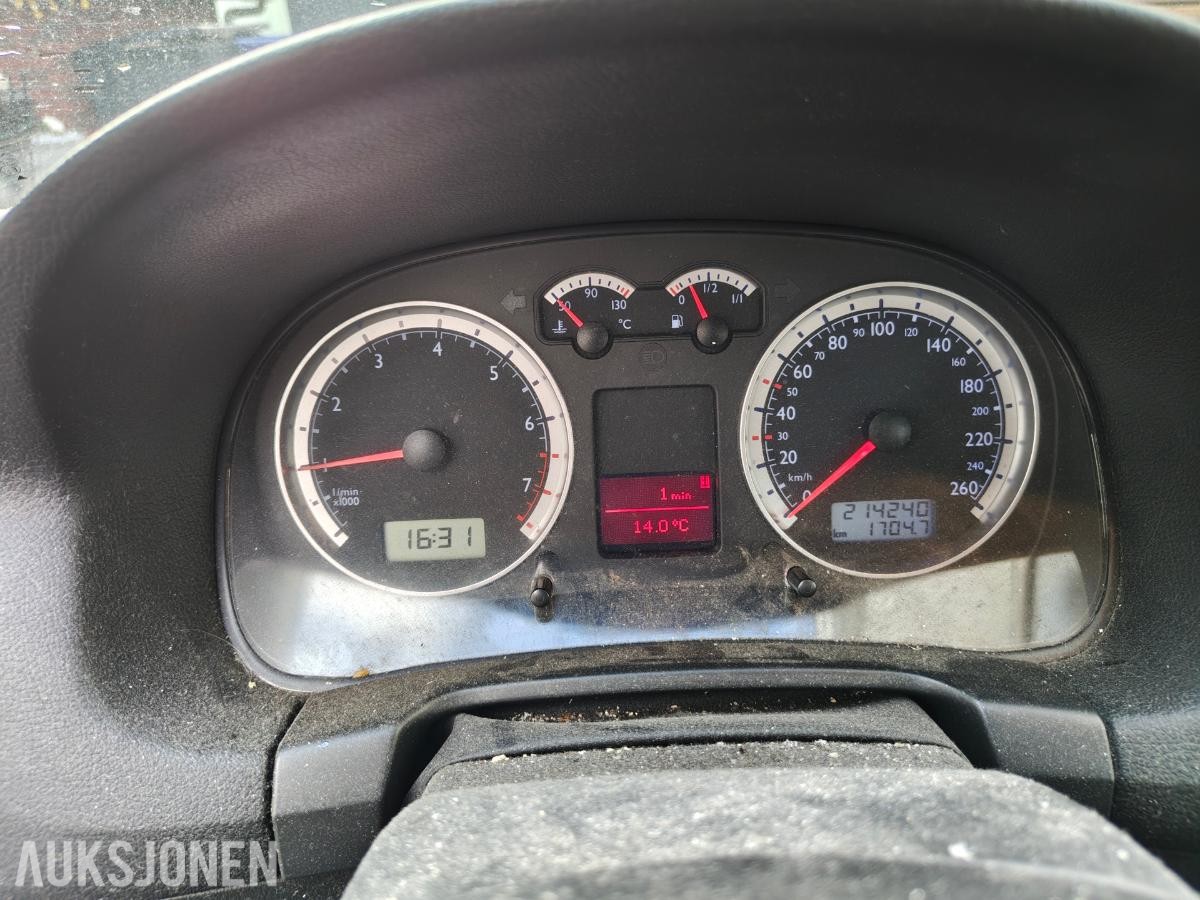 2001 Volkswagen Bora 1.6 105hk manuell