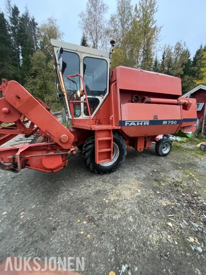1979 Deutz Fahr M750 skurtresker - MVA FRI