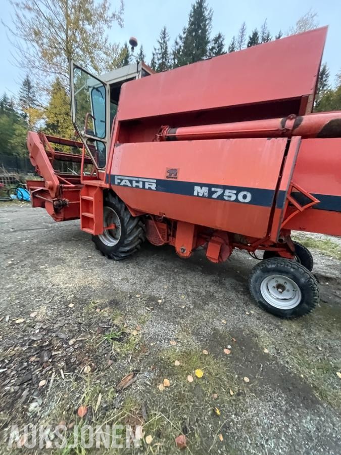 1979 Deutz Fahr M750 skurtresker - MVA FRI