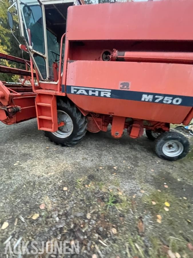 1979 Deutz Fahr M750 skurtresker - MVA FRI
