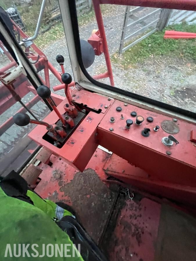 1979 Deutz Fahr M750 skurtresker - MVA FRI