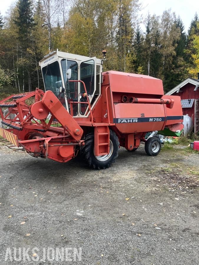 1979 Deutz Fahr M750 skurtresker - MVA FRI