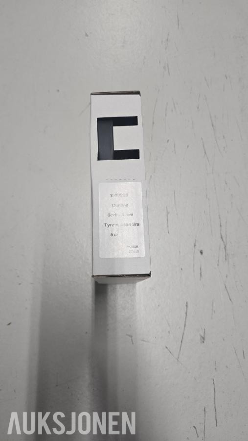 NYTT OG UBRUKT ELEKTROMATERIELL + LAMPE DIVERSE ELEKTRISKE KOMPONENTER