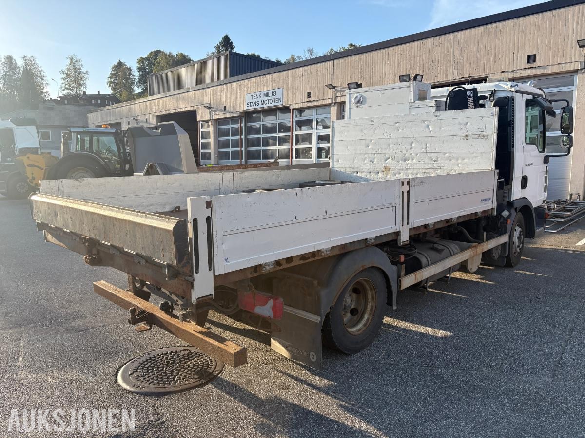 2007 MAN TGL 8.240 med tipp og kran