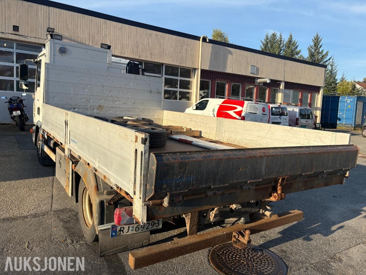2007 MAN TGL 8.240 med tipp og kran
