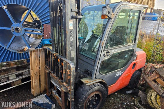 2009 Toyota Tonero 35 Gaffeltruck - reparasjons objekt