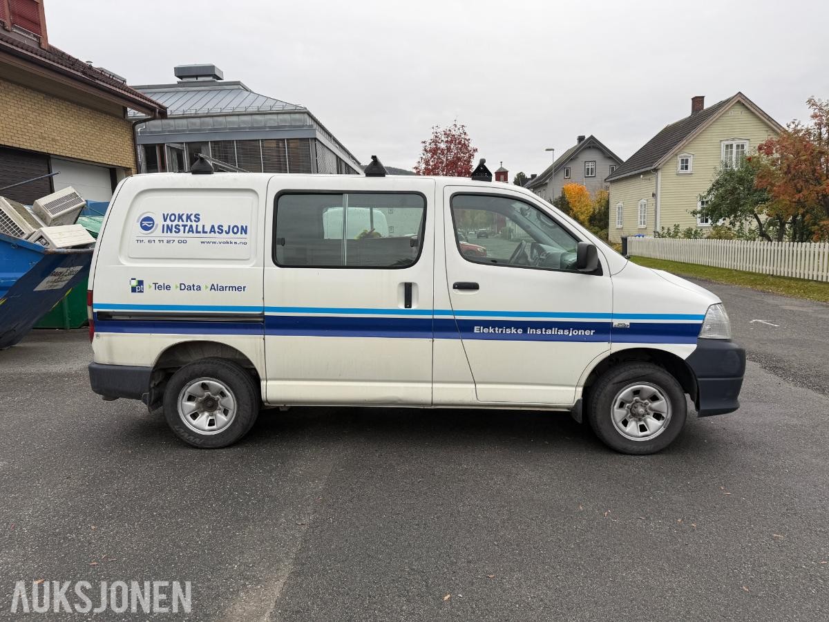 2010 Toyota HiAce, 2.5-117 D 4WD, 239430km m/innredning i varerom