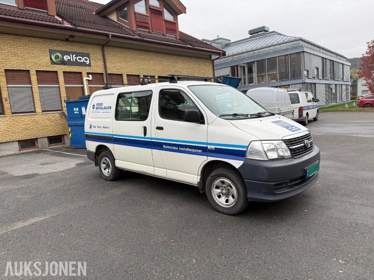 2010 Toyota HiAce, 2.5-117 D 4WD, 239430km m/innredning i varerom