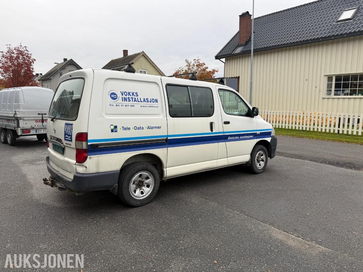 2010 Toyota HiAce, 2.5-117 D 4WD, 239430km m/innredning i varerom