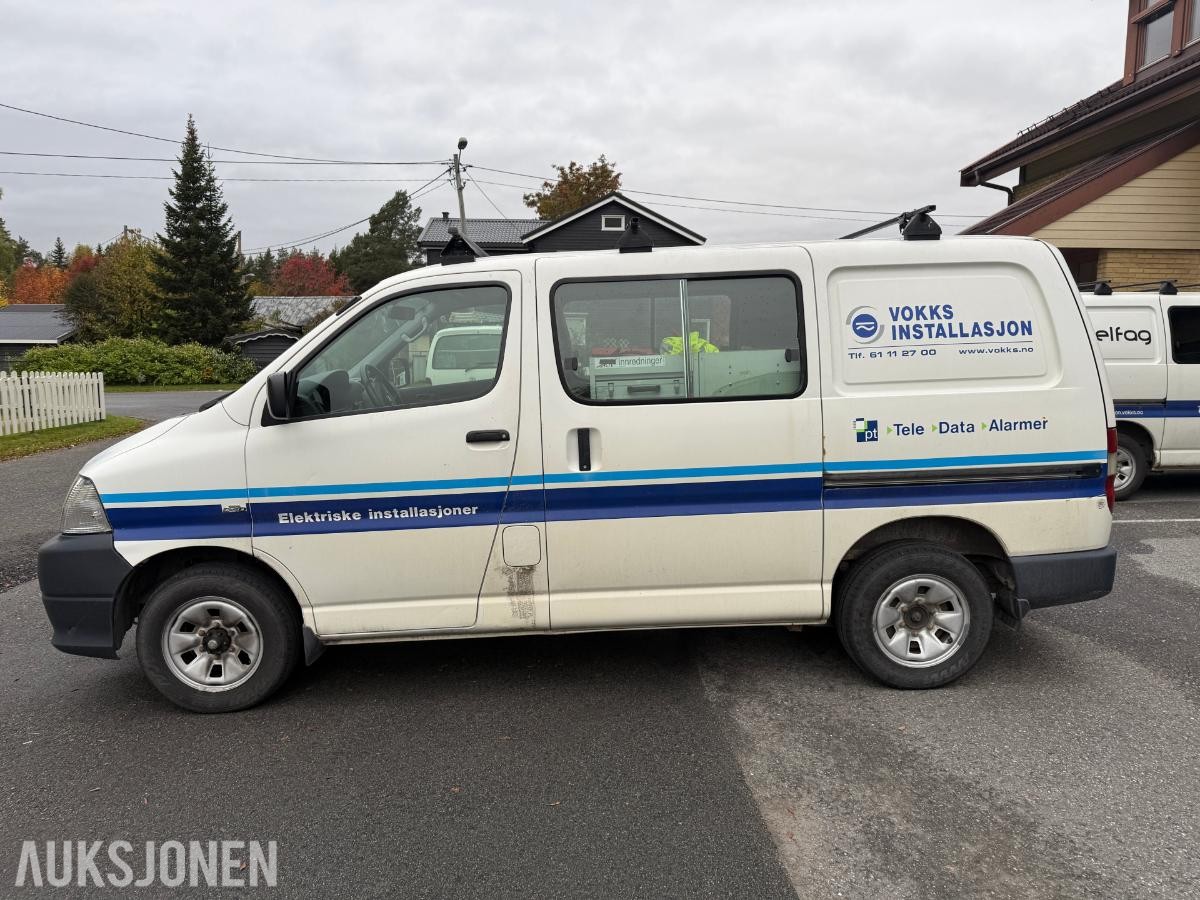 2010 Toyota HiAce, 2.5-117 D 4WD, 239430km m/innredning i varerom