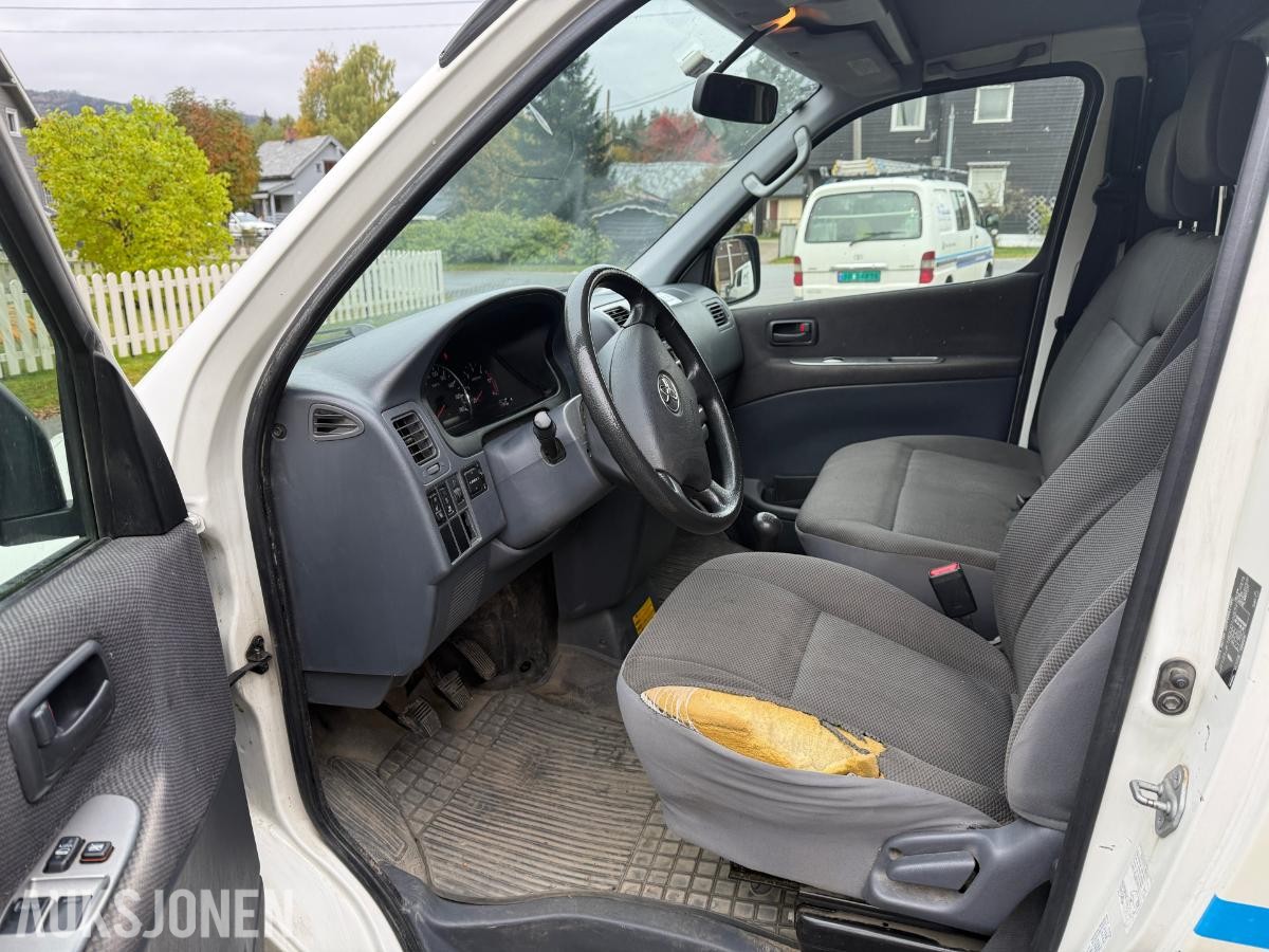 2010 Toyota HiAce, 2.5-117 D 4WD, 239430km m/innredning i varerom