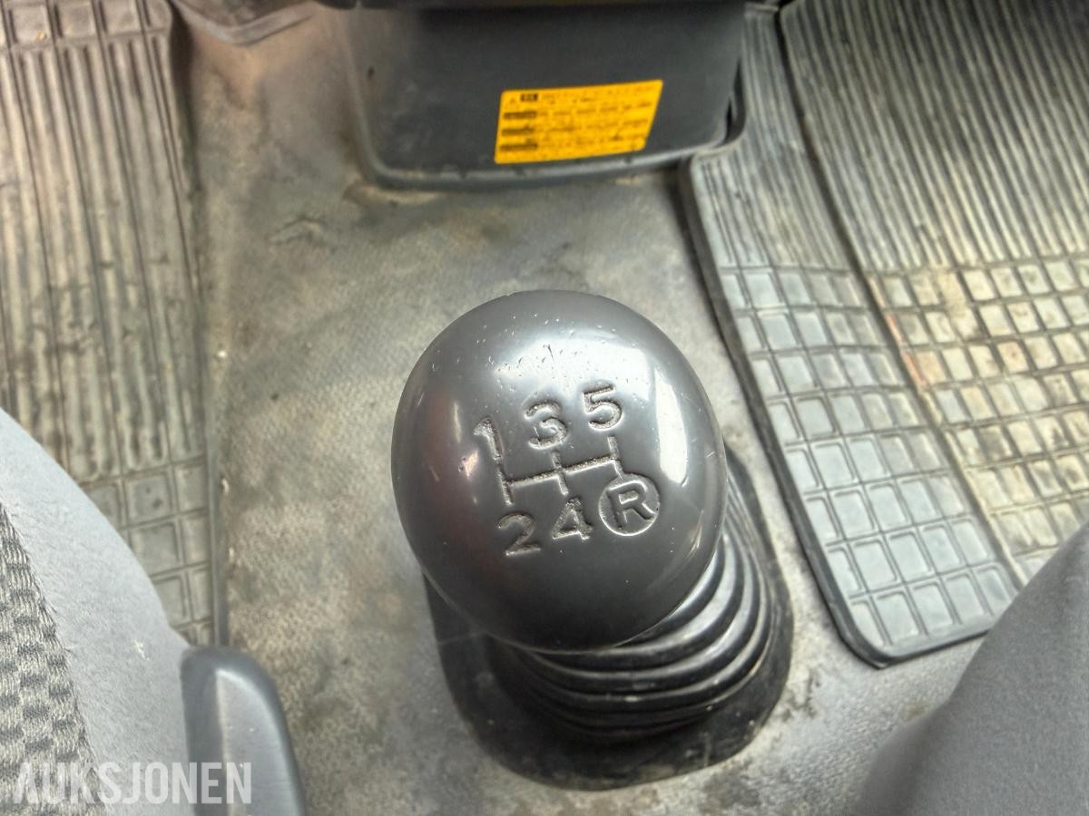 2010 Toyota HiAce, 2.5-117 D 4WD, 239430km m/innredning i varerom