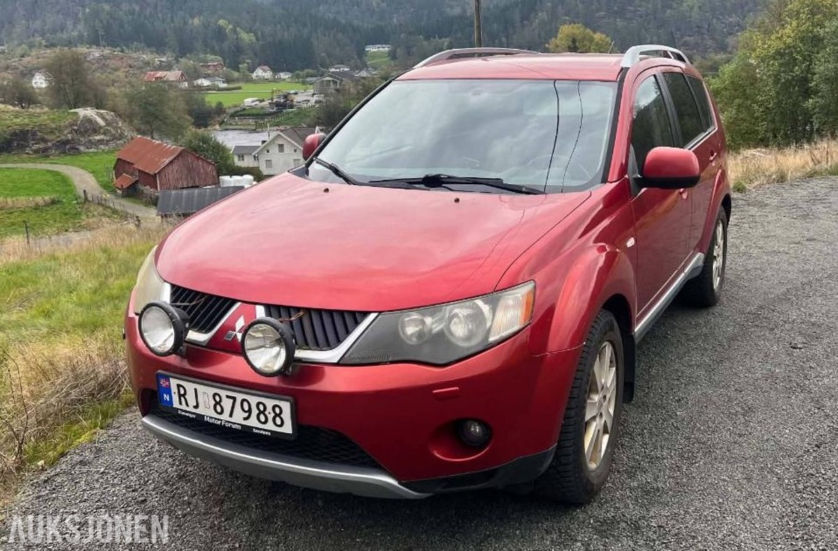 2008 MITSUBISHI OUTLANDER 2.0D 140HK 4WD HENGERFESTE IKKE EU-GODKJENT
