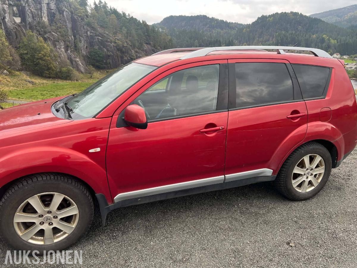 2008 MITSUBISHI OUTLANDER 2.0D 140HK 4WD HENGERFESTE IKKE EU-GODKJENT