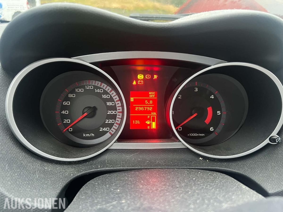 2008 MITSUBISHI OUTLANDER 2.0D 140HK 4WD HENGERFESTE IKKE EU-GODKJENT