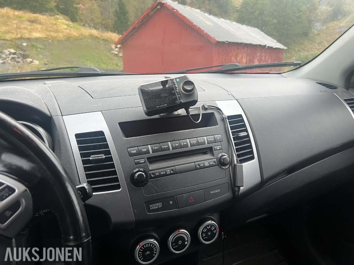 2008 MITSUBISHI OUTLANDER 2.0D 140HK 4WD HENGERFESTE IKKE EU-GODKJENT