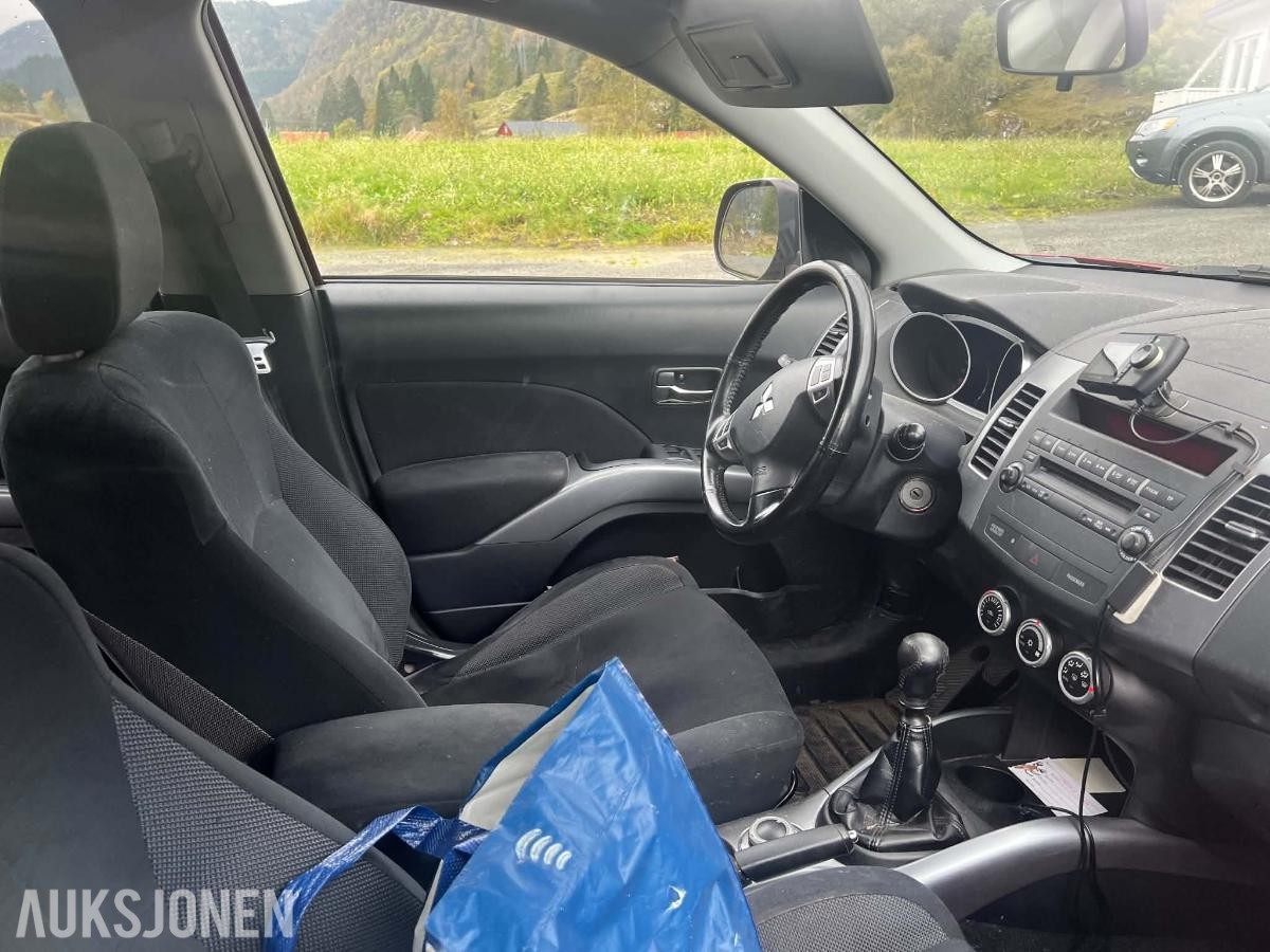 2008 MITSUBISHI OUTLANDER 2.0D 140HK 4WD HENGERFESTE IKKE EU-GODKJENT