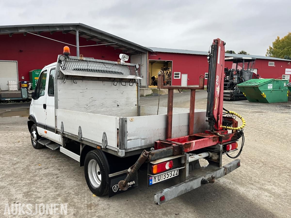2003 Renault Mascott med HMF 250 kran, 6 seter