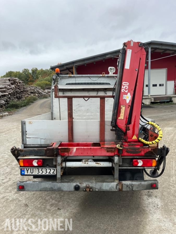 2003 Renault Mascott med HMF 250 kran, 6 seter