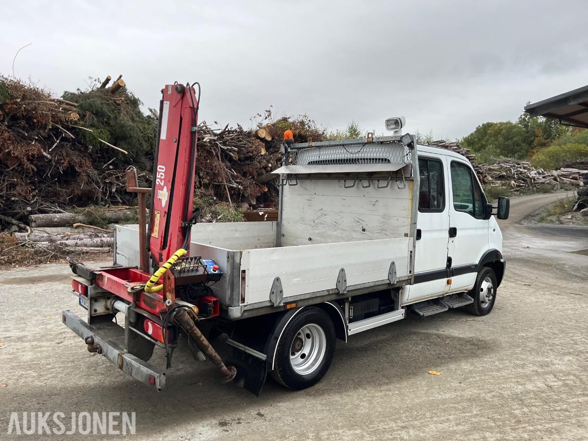 2003 Renault Mascott med HMF 250 kran, 6 seter
