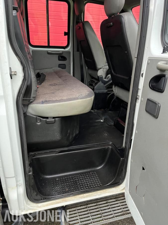 2003 Renault Mascott med HMF 250 kran, 6 seter