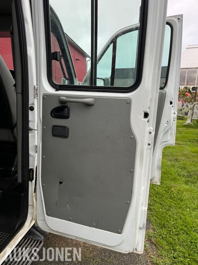 2003 Renault Mascott med HMF 250 kran, 6 seter