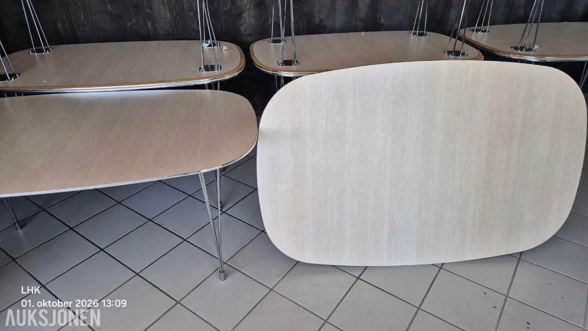 8 stk bord – kantinebord / møtebord med kromunderstell