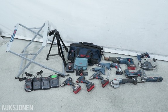Bosch Professional 18V verktøyparti med elektroverktøy, GLL 3-80 CG, 4 ladere og GTA 560