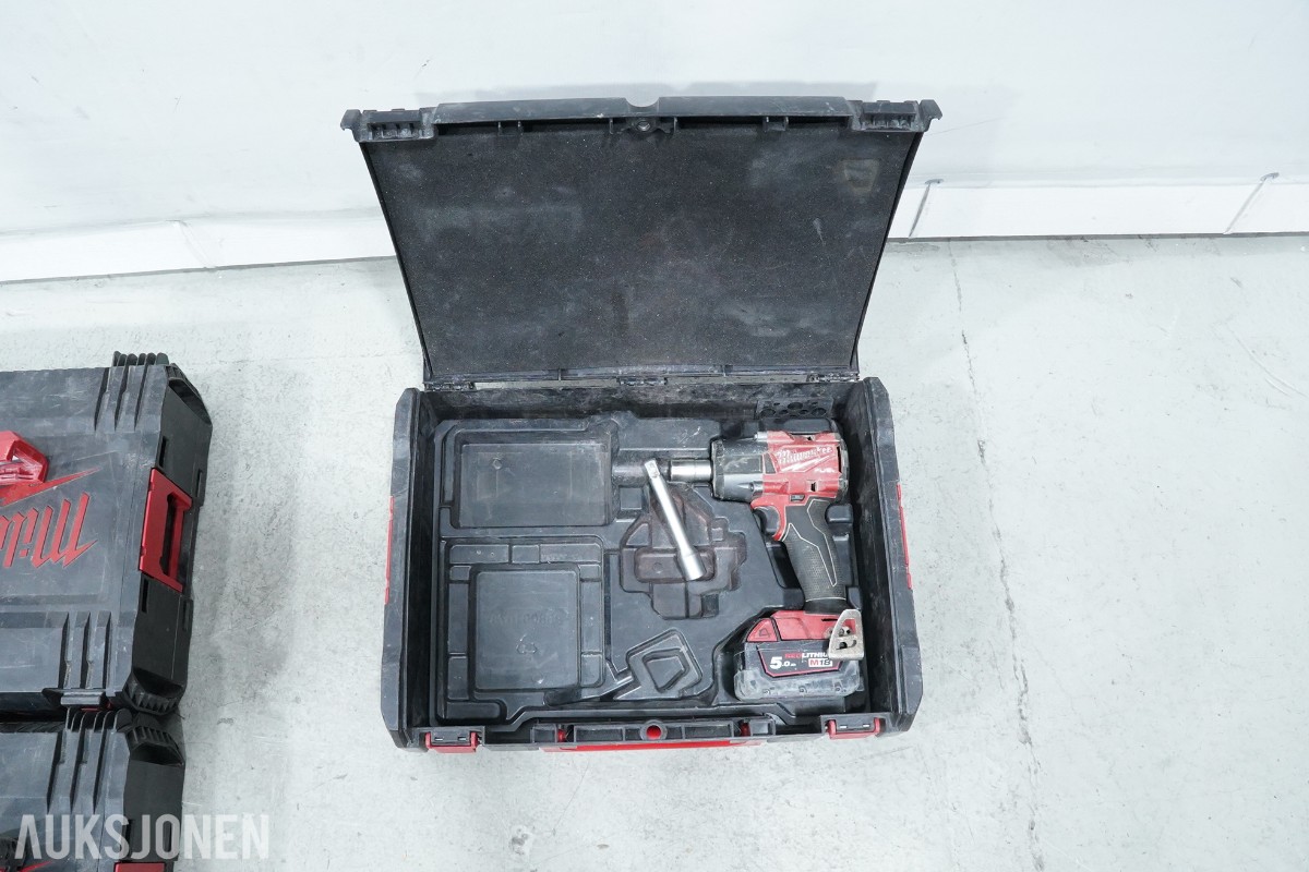 Milwaukee M18 batteriverktøy - 8 maskiner og 2 hurtigladere
