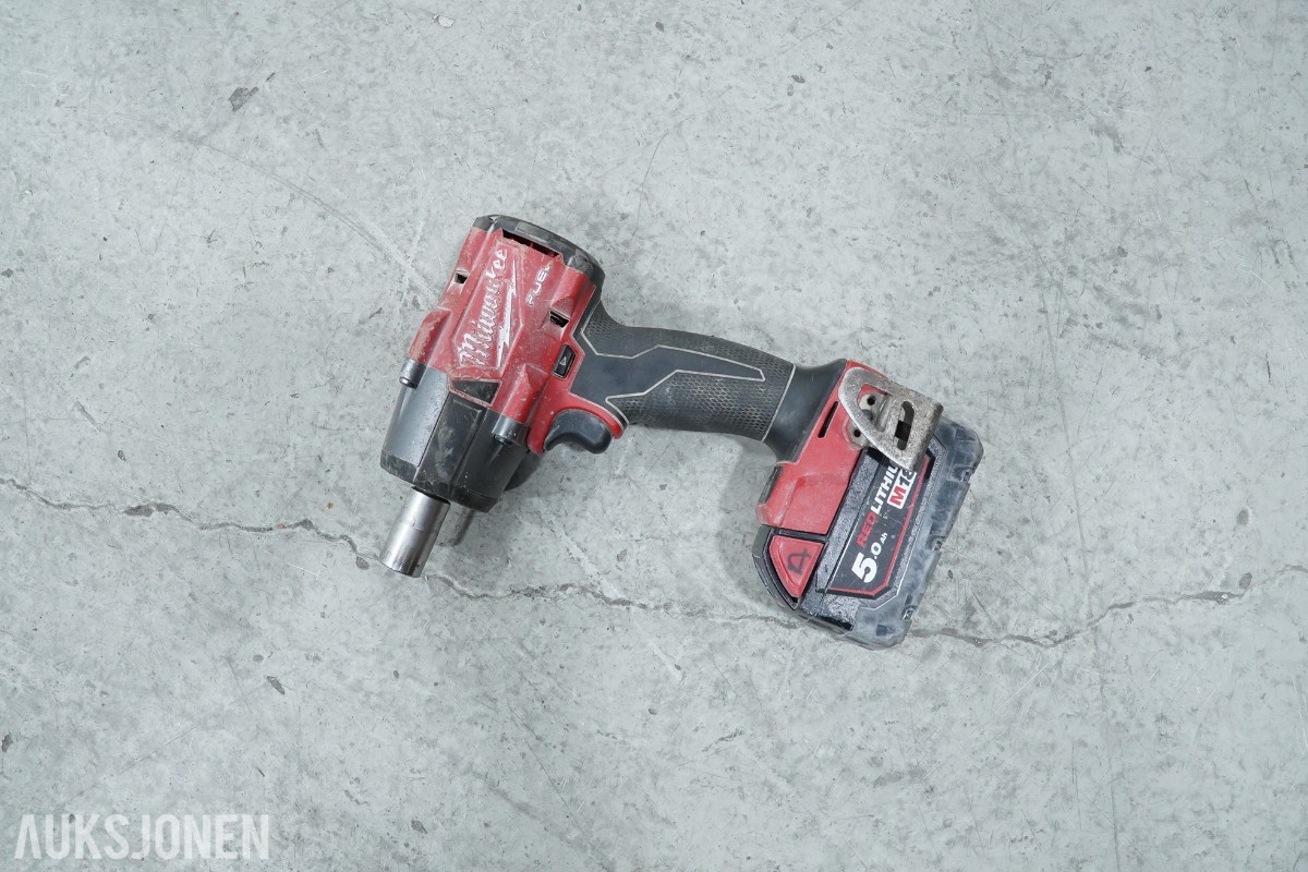 Milwaukee M18 batteriverktøy - 8 maskiner og 2 hurtigladere