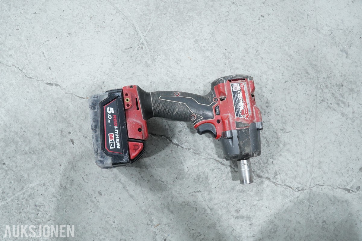 Milwaukee M18 batteriverktøy - 8 maskiner og 2 hurtigladere