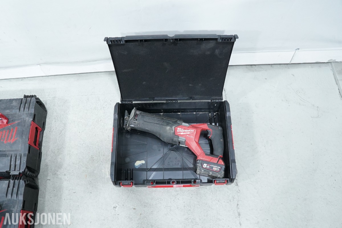 Milwaukee M18 batteriverktøy - 8 maskiner og 2 hurtigladere