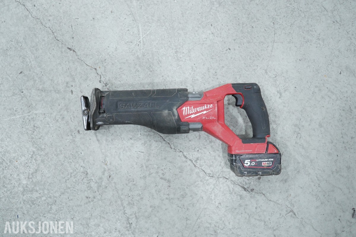 Milwaukee M18 batteriverktøy - 8 maskiner og 2 hurtigladere