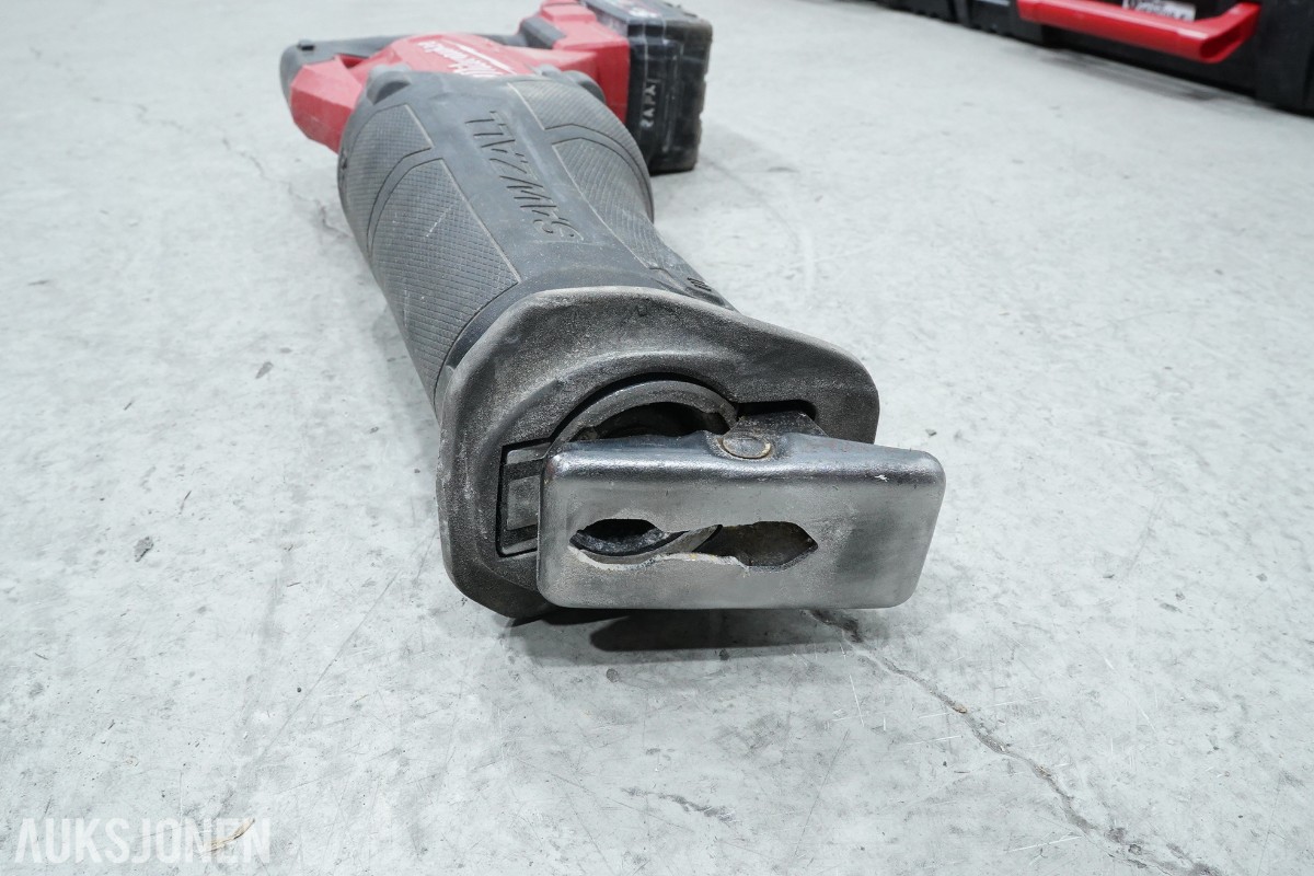 Milwaukee M18 batteriverktøy - 8 maskiner og 2 hurtigladere