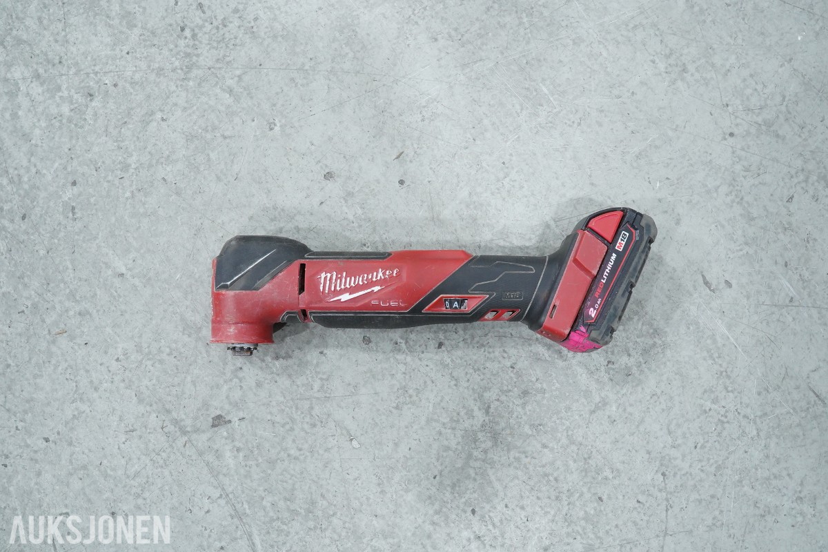 Milwaukee M18 batteriverktøy - 8 maskiner og 2 hurtigladere