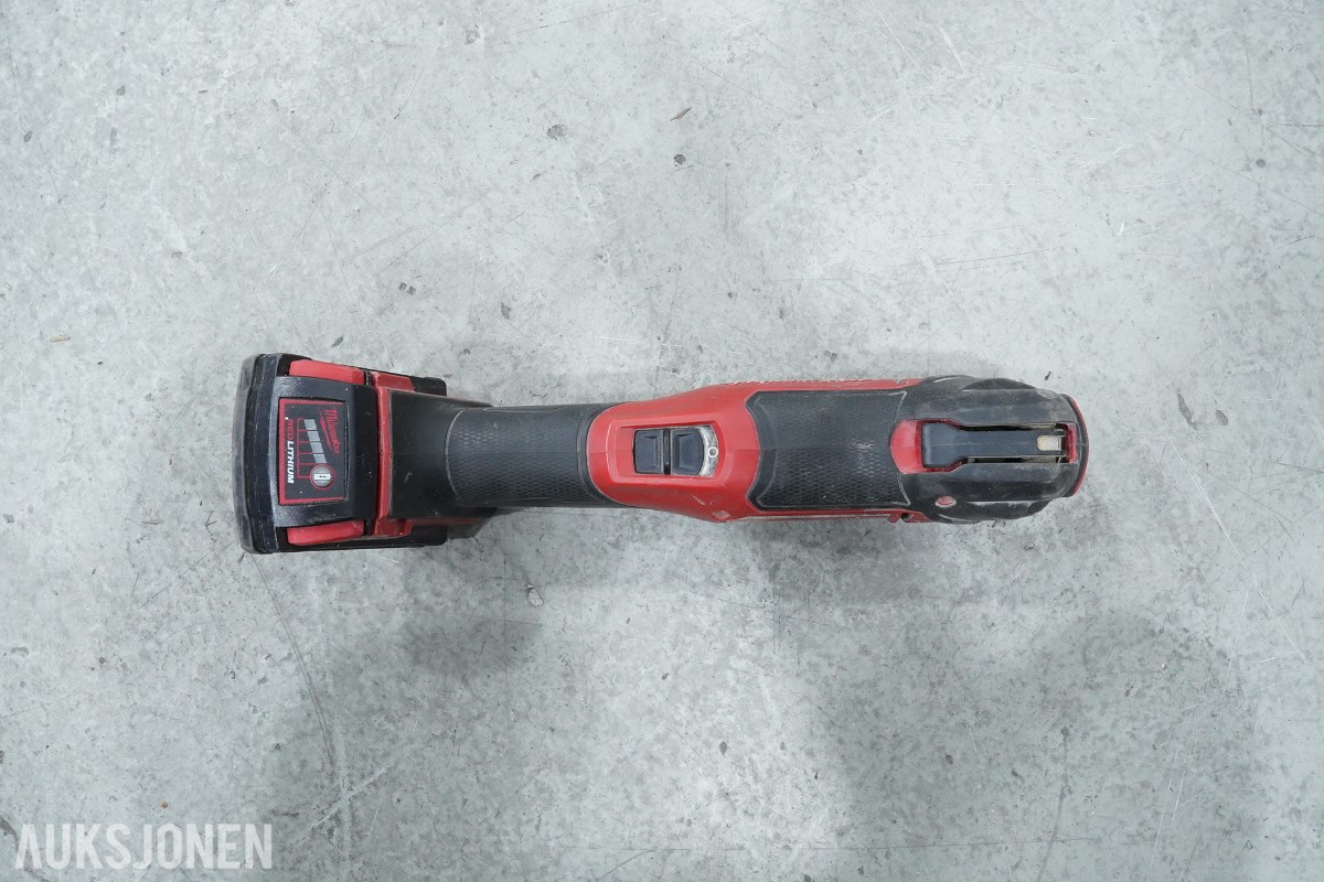Milwaukee M18 batteriverktøy - 8 maskiner og 2 hurtigladere