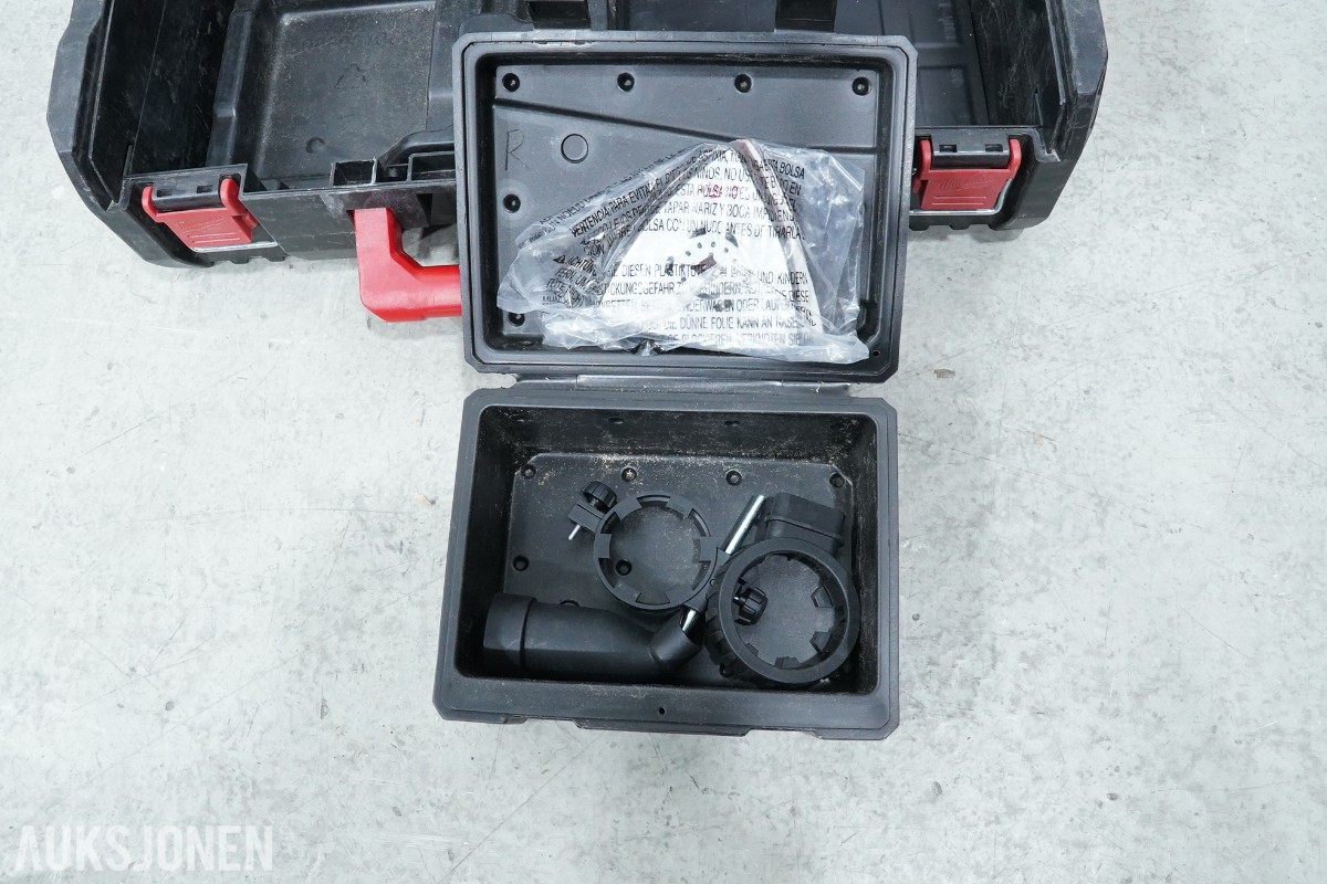 Milwaukee M18 batteriverktøy - 8 maskiner og 2 hurtigladere