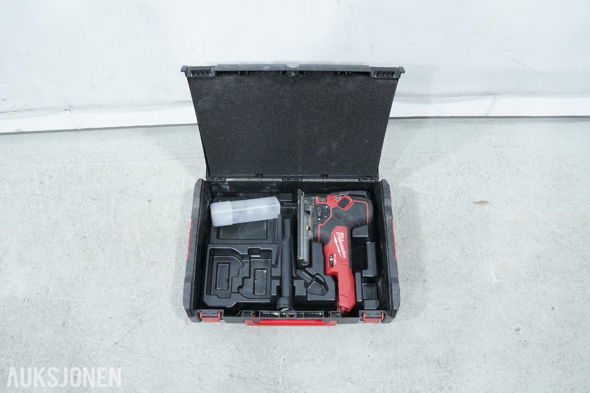 Milwaukee M18 batteriverktøy - 8 maskiner og 2 hurtigladere