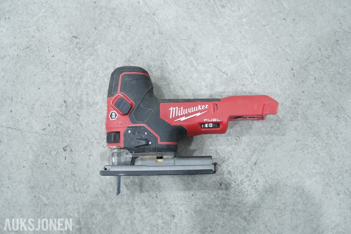 Milwaukee M18 batteriverktøy - 8 maskiner og 2 hurtigladere